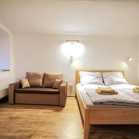 Apartmanek Mezi Kopci Apartment Яхимов Екстериор снимка
