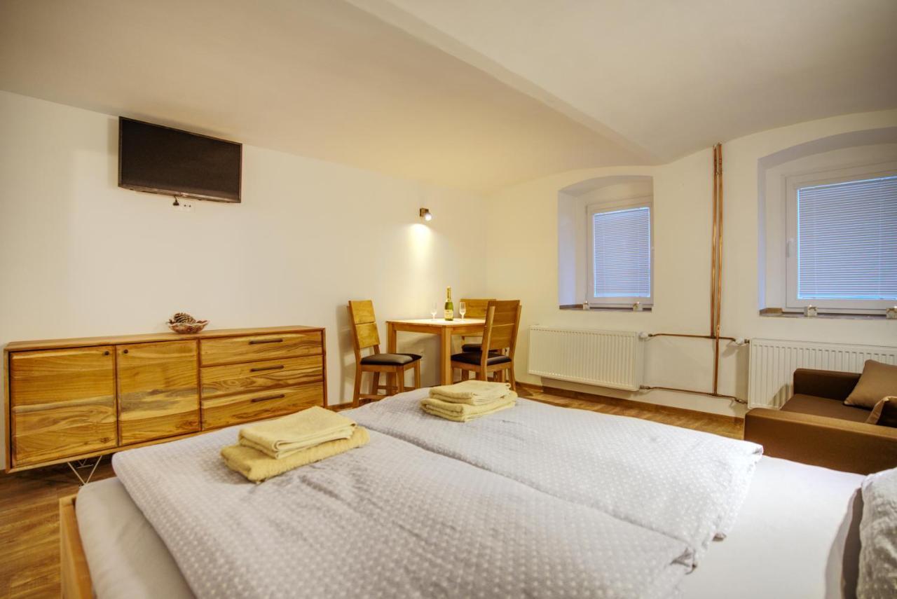 Apartmanek Mezi Kopci Apartment Яхимов Екстериор снимка
